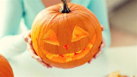 Una Calabaza Que Se Come Una Para Halloween ¿Sabes cómo hacer una calabaza de Halloween?